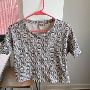 Half sleeved, crop top